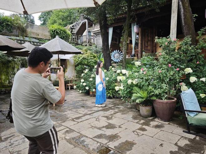 留量”艺术扎根结出“金果子”pg电子入口凤阳邑流量变“(图5)